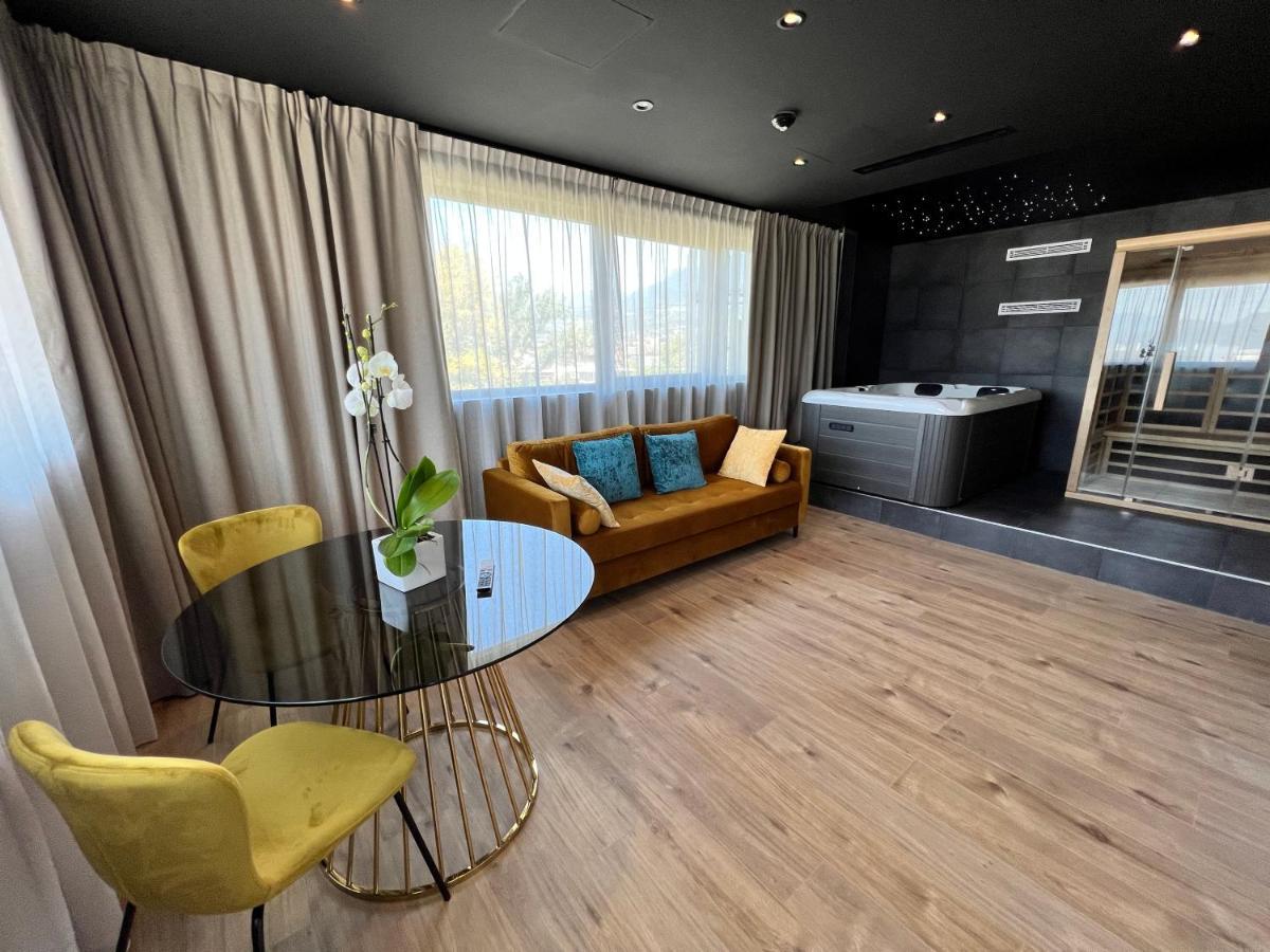 & Marina D'adelphia Hotel Aix-les-Bains